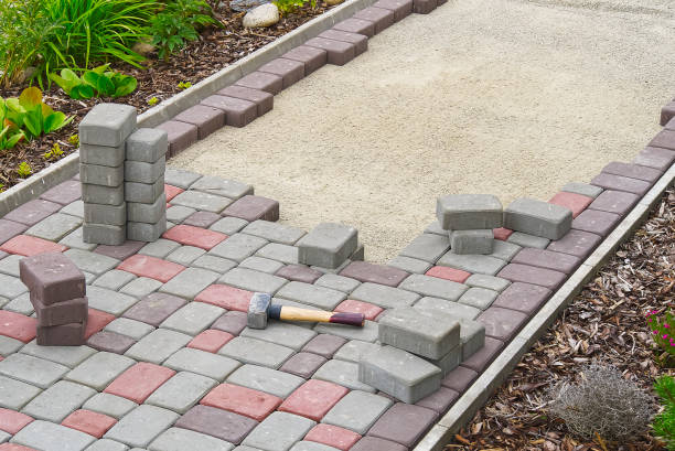 Best Driveway Paving Contractor  in Nashvle, IL