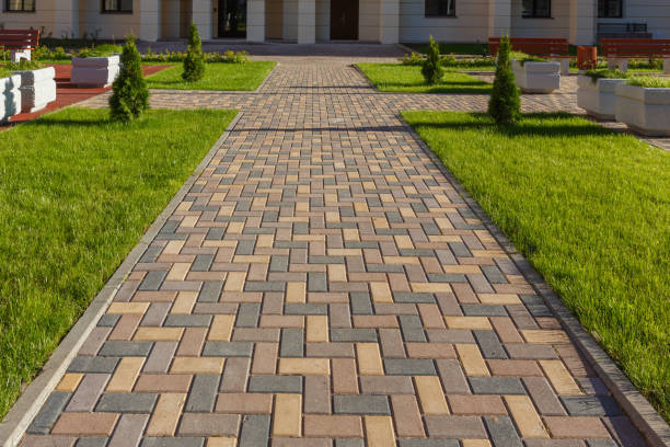 Best Residential Driveway Paver Services  in Nashvle, IL
